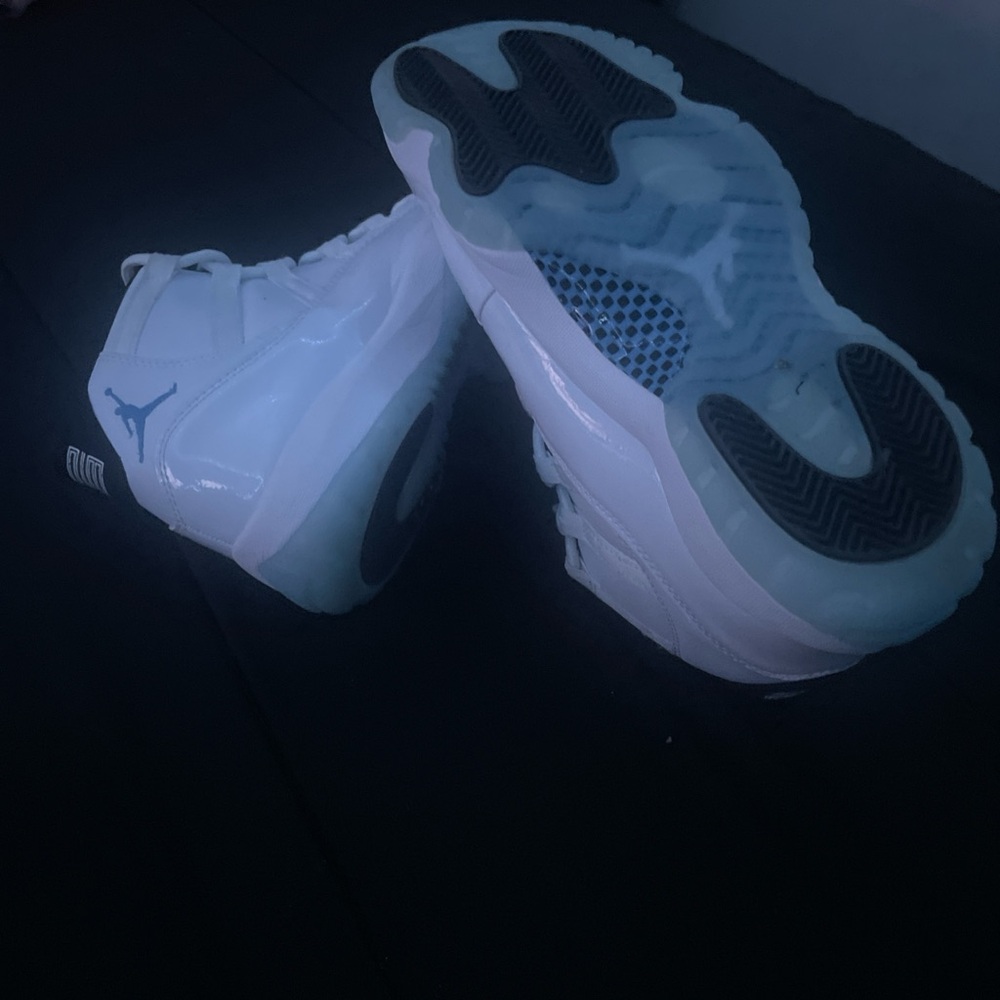Jordan White Sneakers - Picture 3 of 3